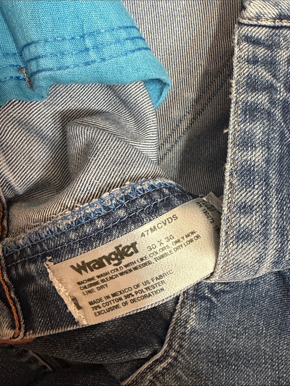 Wrangler Men’s Light Blue Washed Denim Jeans